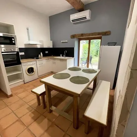 Daire Superbe Cosy Avec Jardin Nîmes